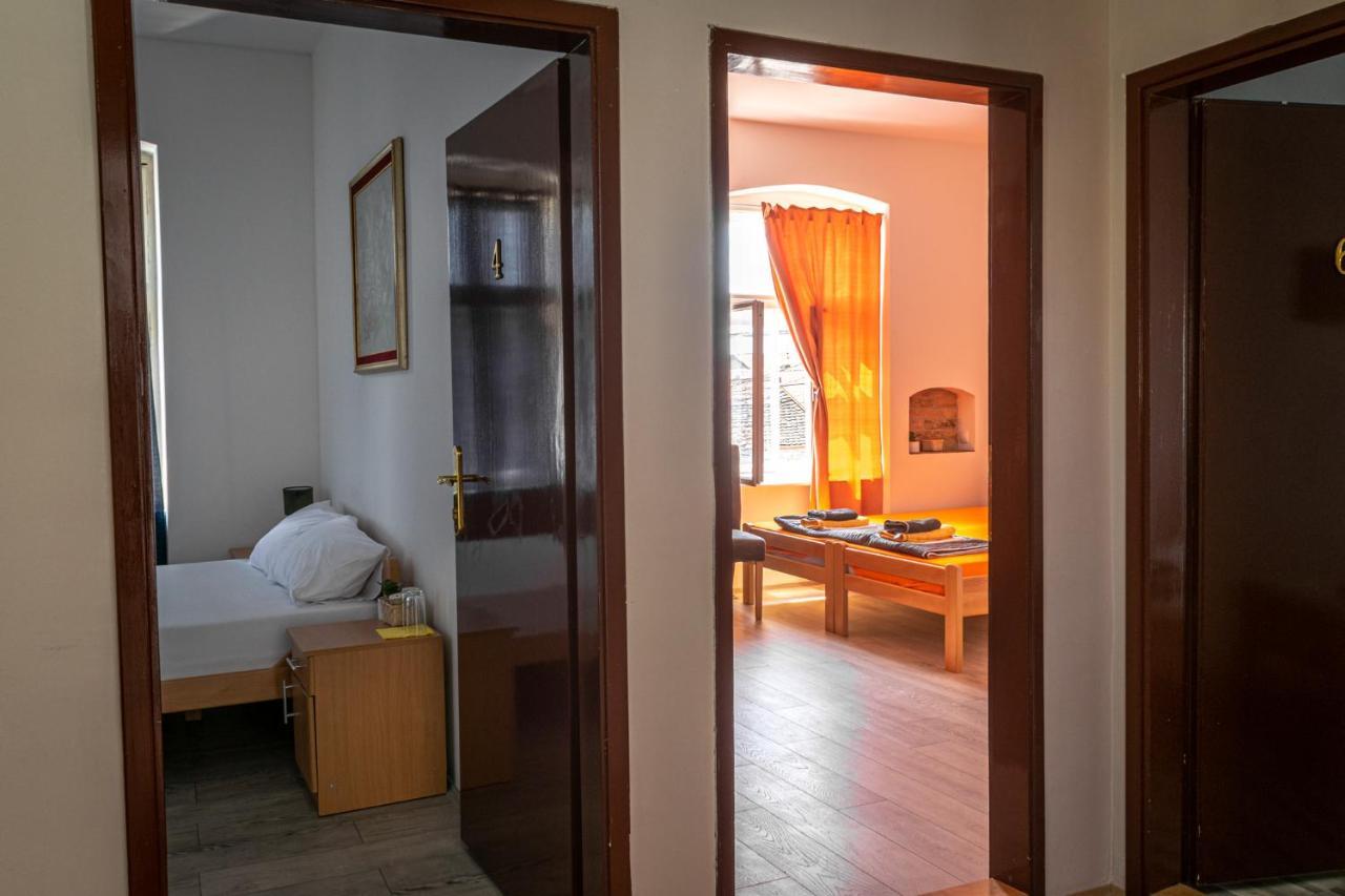 Tabacco Rooms Obrenovac  Extérieur photo